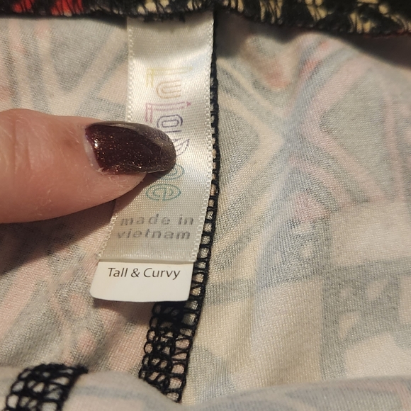 Lot of LuLaRoe Tall & Curvy Leggings - Picture 7 of 8